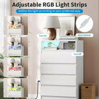 Commode 4 Tiroirs, Commode LED Blanche avec Station de Charge, Fixation Murale, Bande Lumineuse Réglable 6 Couleurs, Convient pour Chambre, Salon