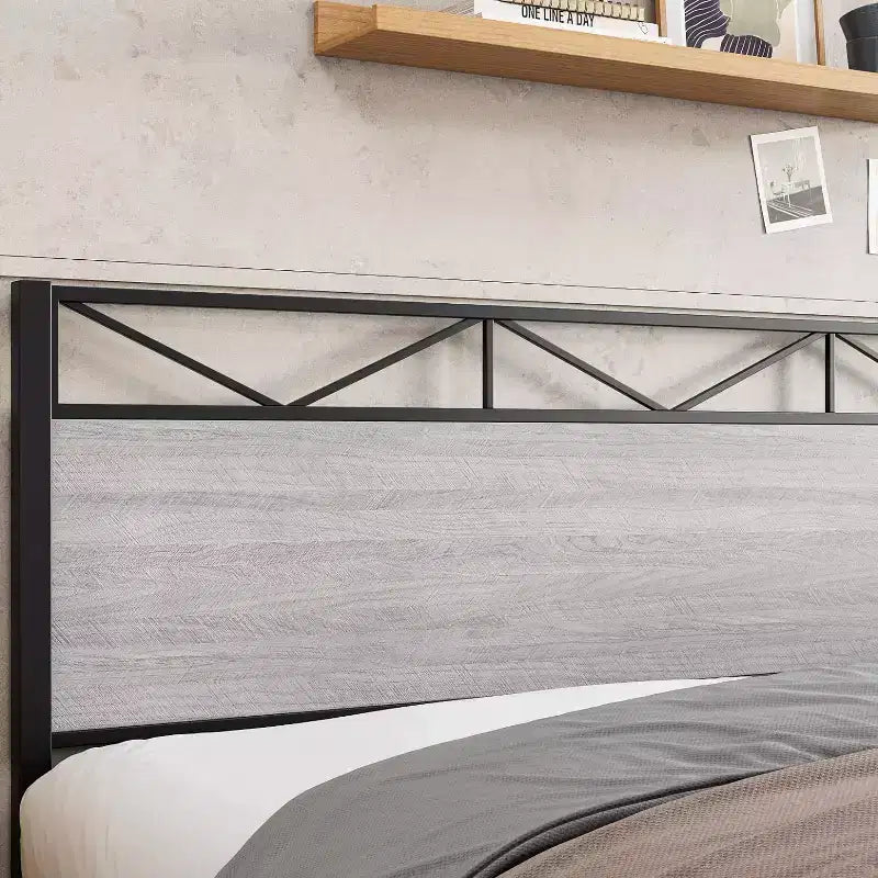 Cadre de lit avec tête de lit, Cadre de lit plateforme King industriel, Support à lattes métalliques solides, Rangement sous le lit de 28 cm