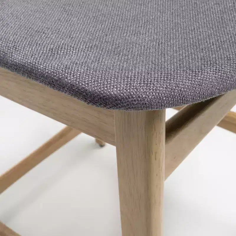 Tabouret de comptoir GDFStudio Cedric de 23,5 pouces en tissu et bois d'hévéa de style milieu de siècle (lot de 2)