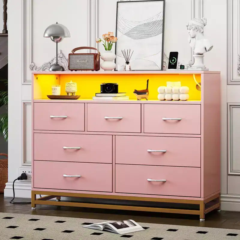 Commode de Chambre avec Lumières LED 7 Tiroirs avec Station de Recharge, Commode de Rangement en Bois pour Entrée, Placard, Salon, Couloir