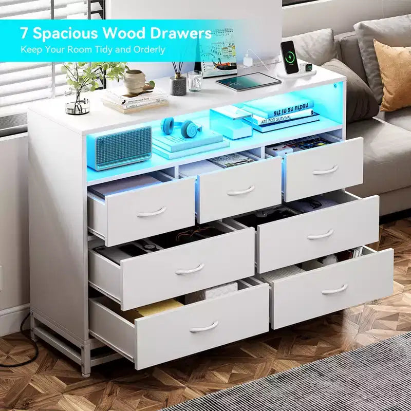 Commode de Chambre avec Lumières LED 7 Tiroirs avec Station de Recharge, Commode de Rangement en Bois pour Entrée, Placard, Salon, Couloir