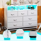 Commode de Chambre avec Lumières LED 7 Tiroirs avec Station de Recharge, Commode de Rangement en Bois pour Entrée, Placard, Salon, Couloir