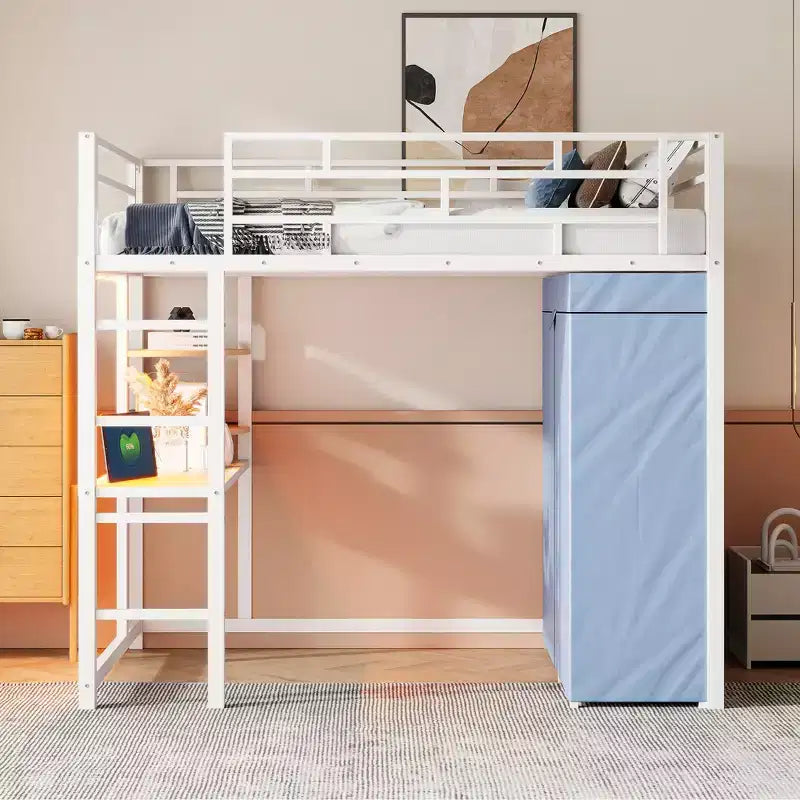 Lit mezzanine avec armoire sous le lit et rideau, cadre de lit en métal avec étagères de bureau, prise de courant et lumière LED