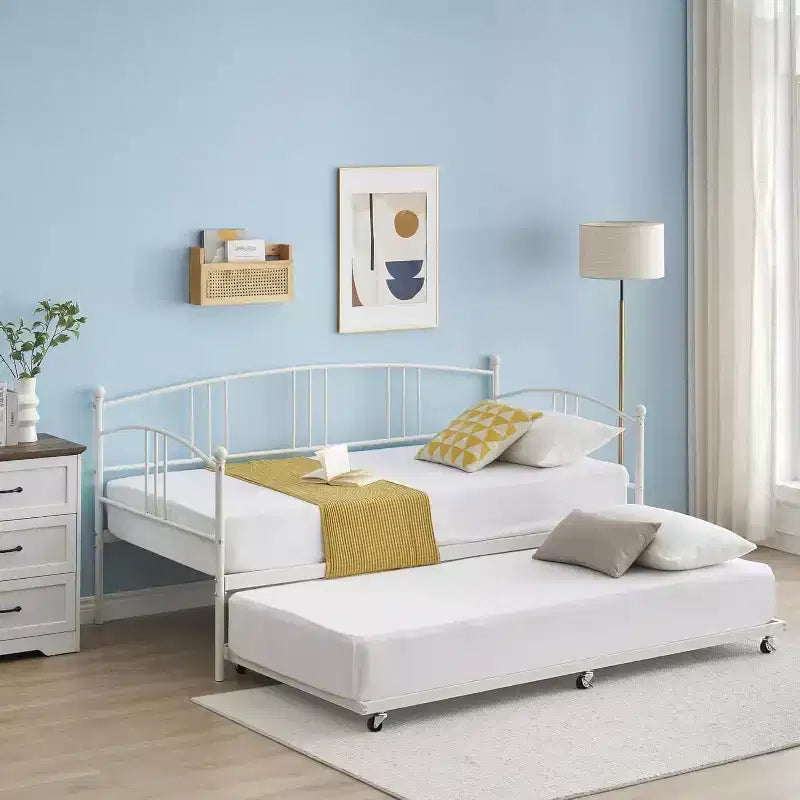Lit de repos double en métal avec lit gigogne, cadre de lit de repos double avec lit gigogne extractible à 6 roulettes, support à lattes en acier pour canapé-lit d'appoint pour salon, chambre à coucher, appartement.