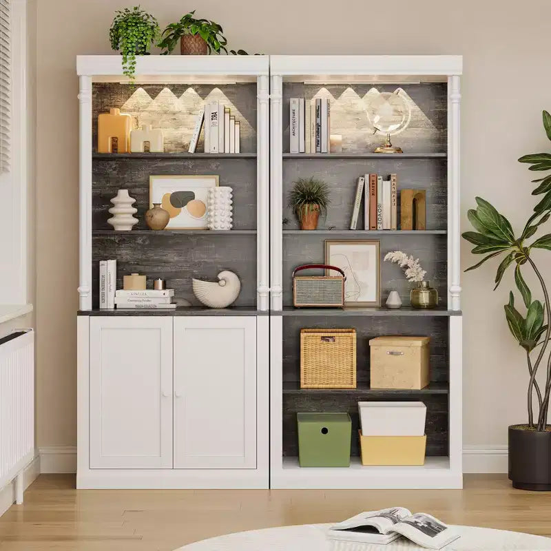 Meuble de cuisine avec éclairage LED et rangement suspendu, adapté aux salles à manger et salons.
