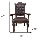 Lot de deux chaises de salle à manger avec accoudoirs HomeRoots, en similicuir capitonné marron et séquoia et bois massif