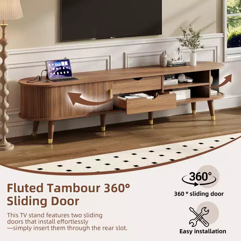 Meuble TV ovale cannelé en bois JVNOXK avec station de charge pour TV jusqu'à 80 pouces, console multimédia de style Mid-Century avec porte coulissante à tambour, noyer