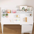 Bureau d'étude en bois avec chaise et armoire pour enfants