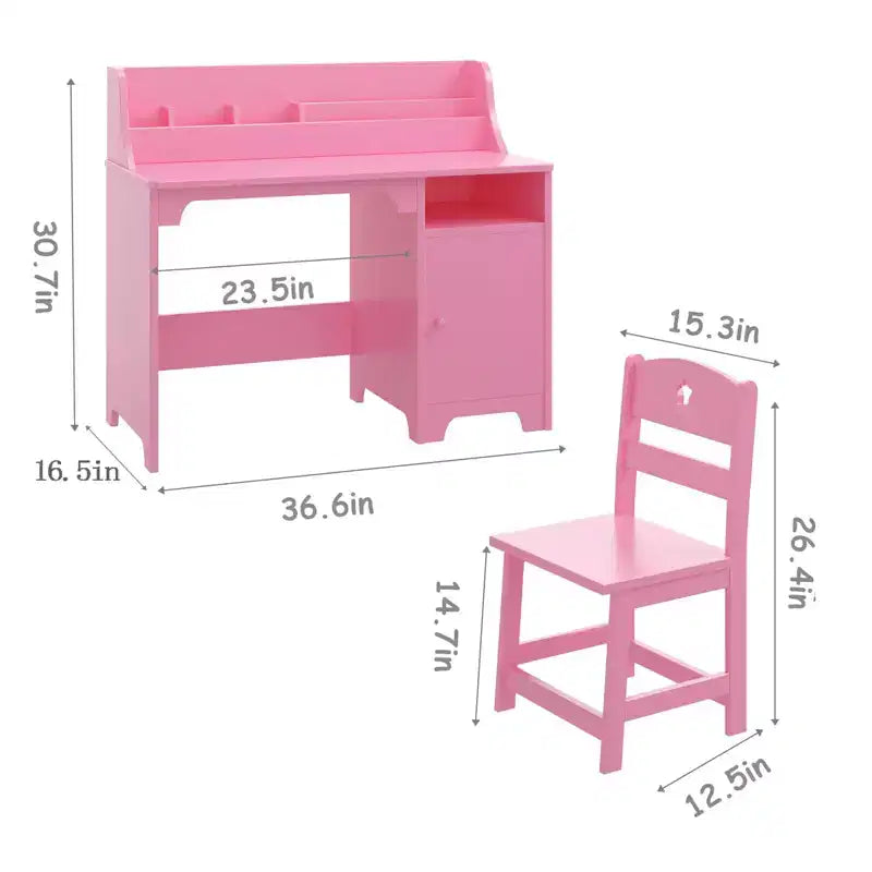 Bureau d'étude en bois avec chaise et armoire pour enfants