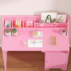 Bureau d'étude en bois avec chaise et armoire pour enfants
