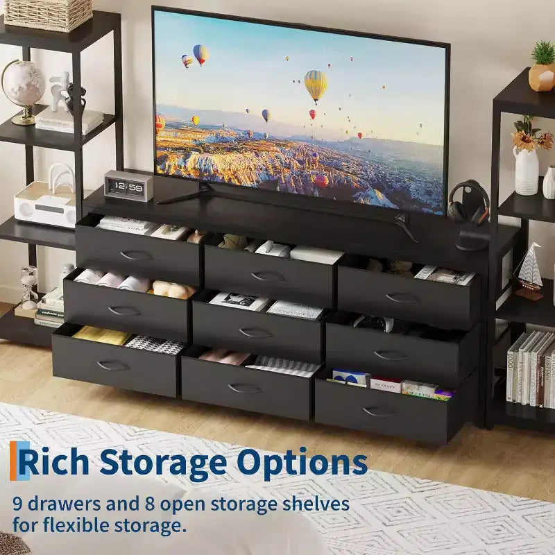 Meuble TV commode à 9 tiroirs en tissu, grand meuble de divertissement avec 2 étagères industrielles à 4 niveaux, meuble TV console moderne pour salon