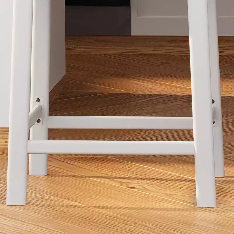 Lot de 2 tabourets de bar à hauteur de comptoir, en cuir PU avec pieds en métal robuste, sièges épais en forme de selle, tabourets de petit-déjeuner