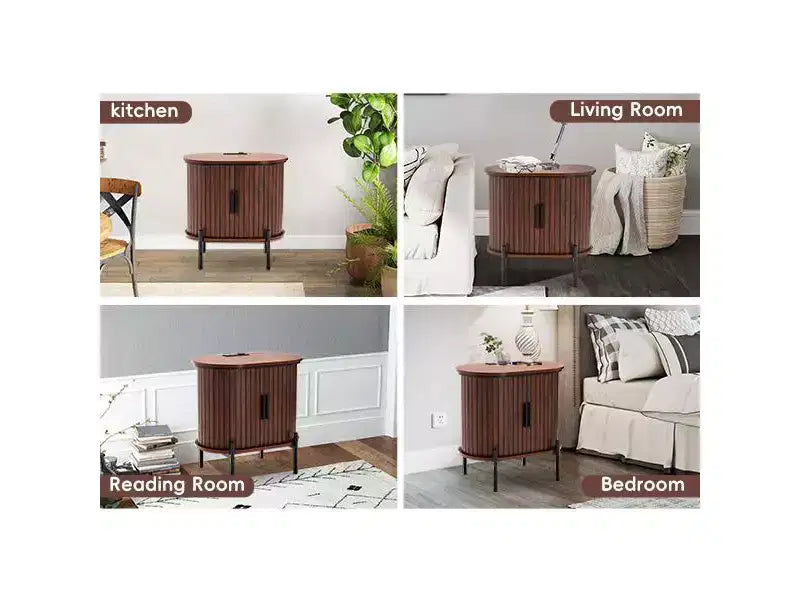 Buffet moderne du milieu du siècle Bestier avec portes coulissantes à lattes, prise de courant intégrée et ports USB