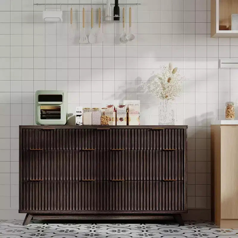 Commode à 7 tiroirs cannelée pour chambre à coucher, commode moderne de 137 cm de large, design profilé incurvé, meuble de rangement en bois pour salon, couloir