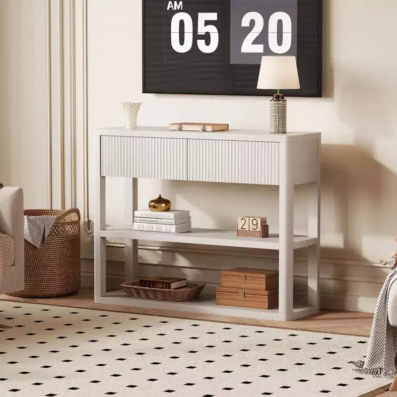 Console étroite de 88 cm de haut avec 3 étagères de rangement, table d'entrée en bois cannelé à placer derrière le canapé, avec 2 tiroirs pour le salon ou le couloir, blanc gris