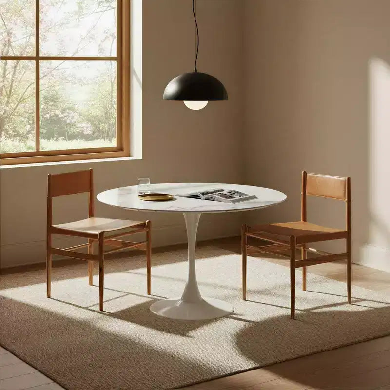 Chaise de salle à manger en bois massif et cuir Storied Home, ensemble de 2