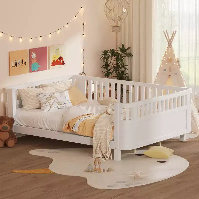 Cadre de lit plateforme Queen Size Whisen en bois, lit Queen Size bas en bois avec rails et barrières de sécurité pour filles et garçons