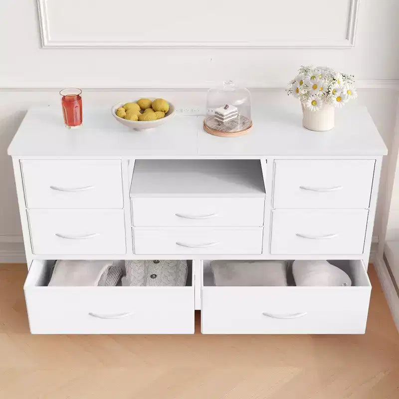 Commode à 8 tiroirs Meuble TV avec prises électriques et éclairage LED RVB, cuir blanc, plateau en bois, convient aux téléviseurs de 55 pouces, tiroirs profonds en tissu, pour chambre/salon