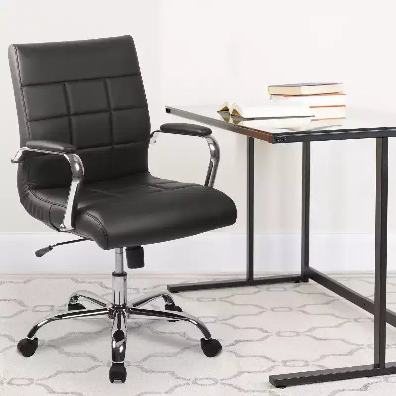 Chaise de bureau pivotante de direction Emma and Oliver Mid-Back en vinyle avec base et accoudoirs chromés