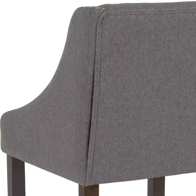 Emma et Oliver – Lot de 2 tabourets de comptoir de 61 cm, style transitionnel, noyer, avec garniture cloutée décorative.