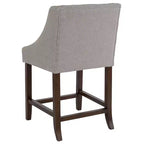 Emma et Oliver – Lot de 2 tabourets de comptoir de 61 cm, style transitionnel, noyer, avec garniture cloutée décorative.