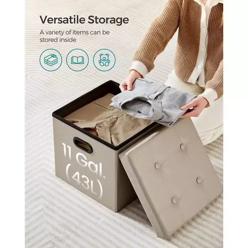 SONGMICS Pouf de rangement pliable de 38 cm, Repose-pieds cubique, Table basse avec poignées à trous, Similicuir