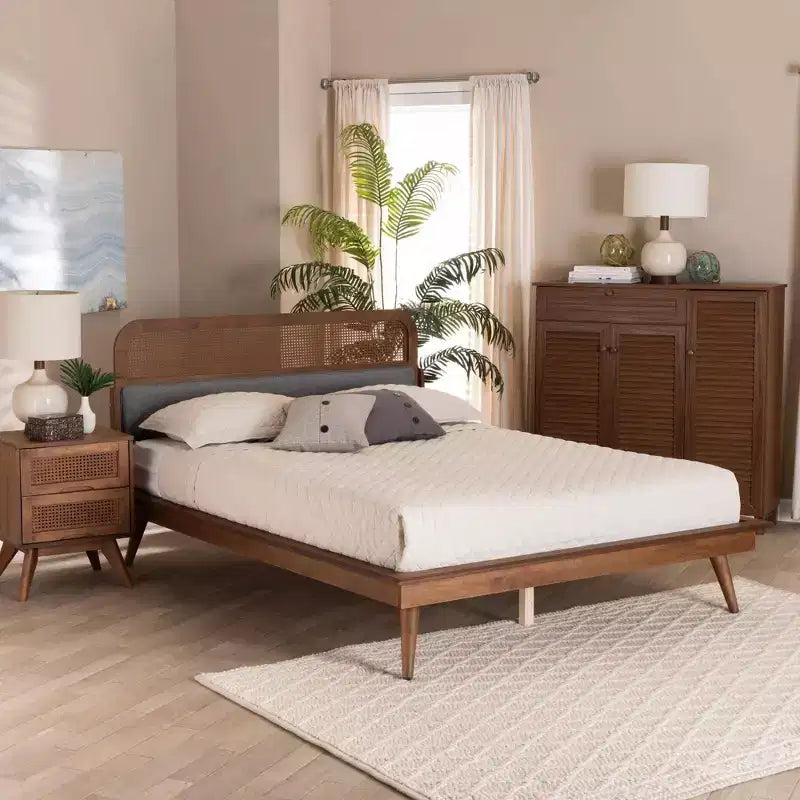 Baxton Studio Irina Lit plateforme en tissu et bois Gris/Noyer cendré : Rembourré, sommier tapissier non requis