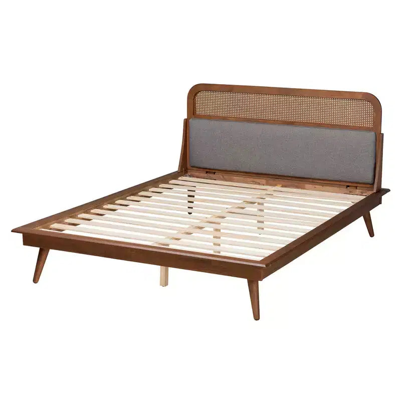 Baxton Studio Irina Lit plateforme en tissu et bois Gris/Noyer cendré : Rembourré, sommier tapissier non requis